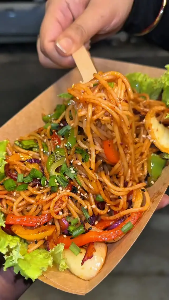 Leafy — healthy teriyaki noodles in Devendra Nagar