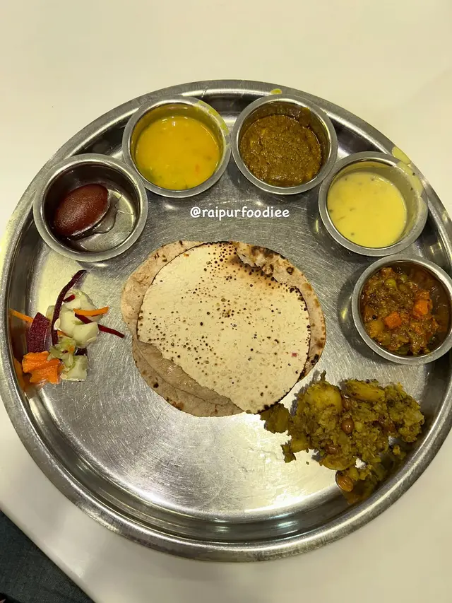 Unlimited thali for ₹160 at New Suruchi